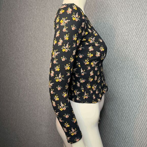 White Fawn Tillys Tee Shirt Black Floral Long Sleeve Cropped Stretch Juniors Med - Picture 2 of 9